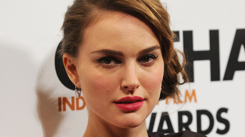 Natalie Portman posant en 2010