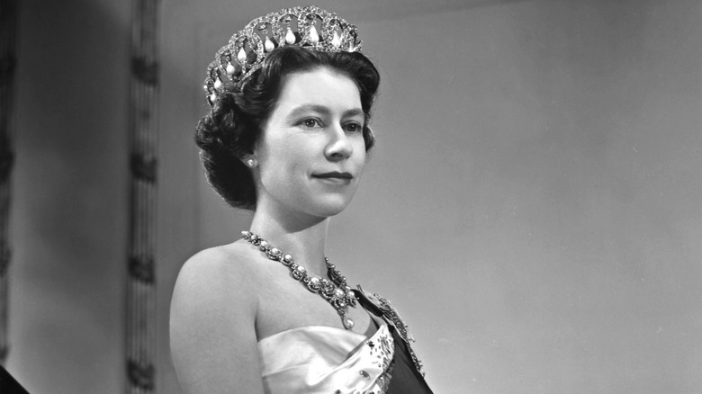 La reine Elizabeth II en photo noir et blanc vintage