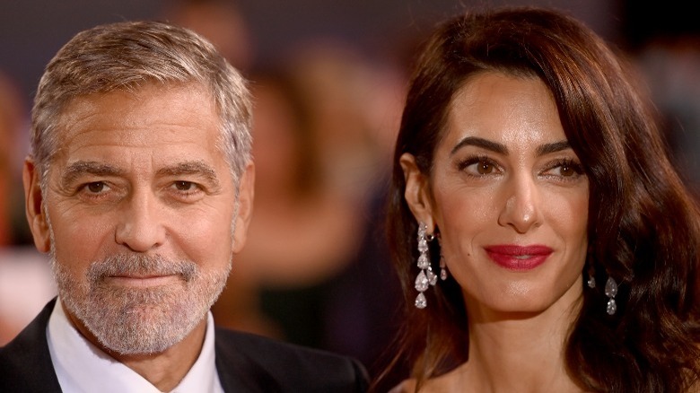 George Clooney et Amal Clooney avec de doux sourires