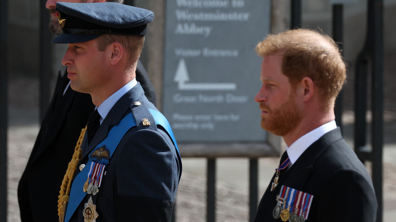 Procession du prince Harry et du prince William Queen