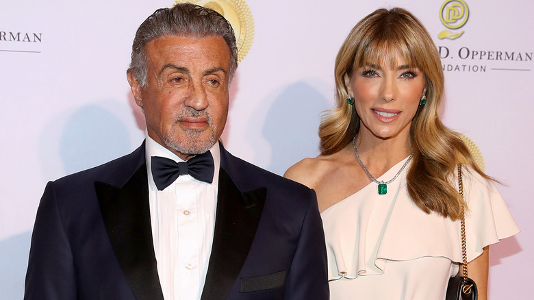 Sylvester Stallone et Jennifer Flavin posent