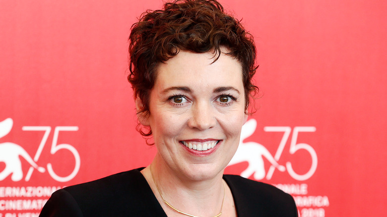 Olivia Colman sourit