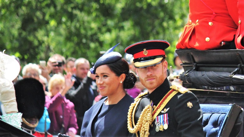 Meghan Markle et le prince Harry en voiture