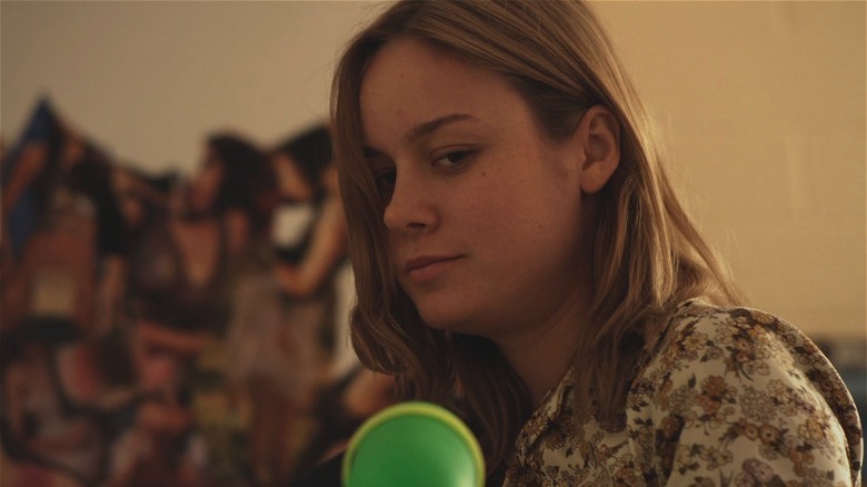 Brie Larson Court Terme 12