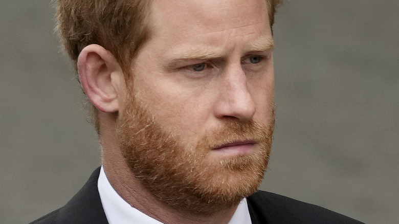 Le prince Harry arrive aux funérailles de la reine Elizabeth II