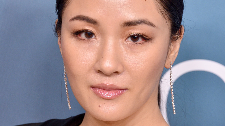 Constance Wu sur le tapis rouge 