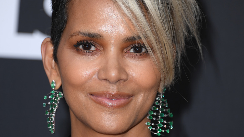 Halle Berry aux mèches blondes