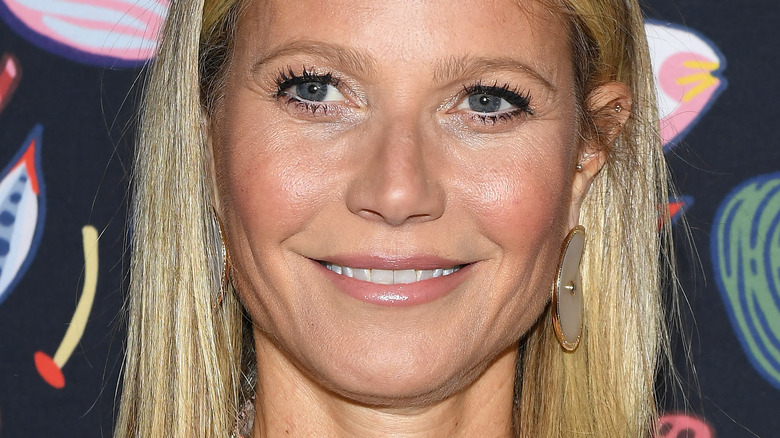 Gwyneth Paltrow sourit