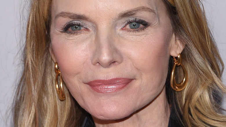 Michelle Pfeiffer souriante