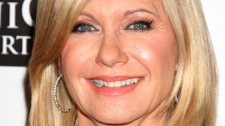 Olivia Newton-John souriante