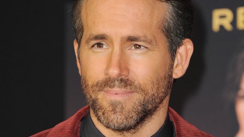 Ryan Reynolds a l'air sérieux 