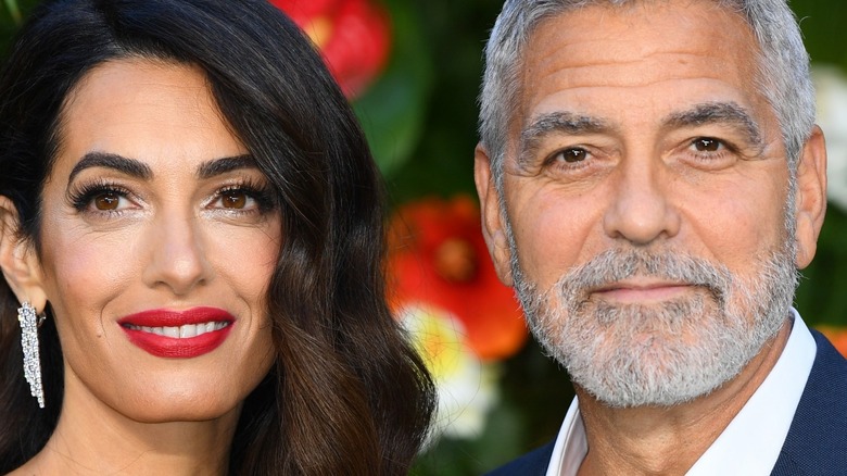 Amal Clooney et George Clooney souriants
