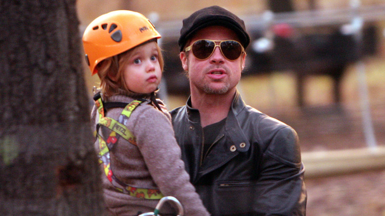 Brad Pitt tenant Shiloh Jolie-Pitt