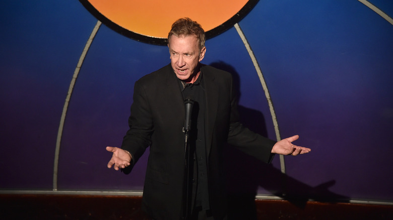 Tim Allen se produisant à The Laugh Factory