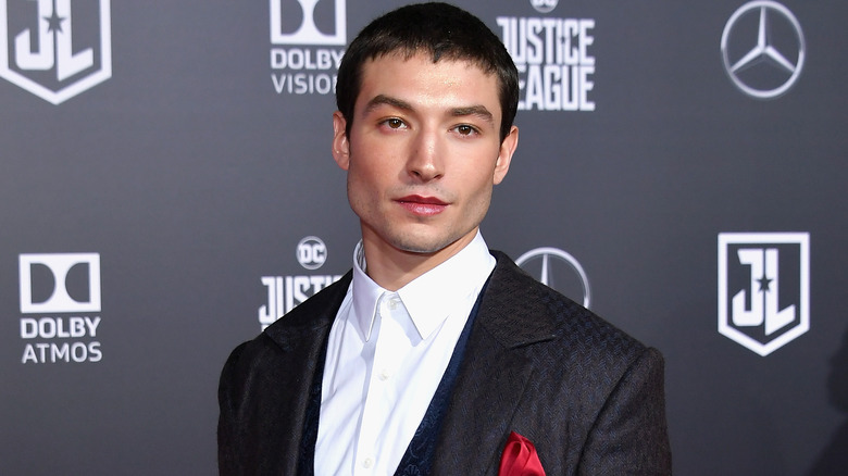 Ezra Miller pose