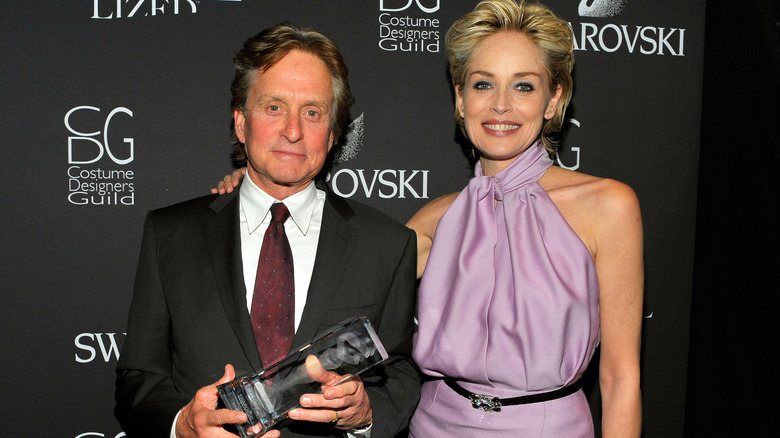 Sharon Stone et Michael Douglas souriants