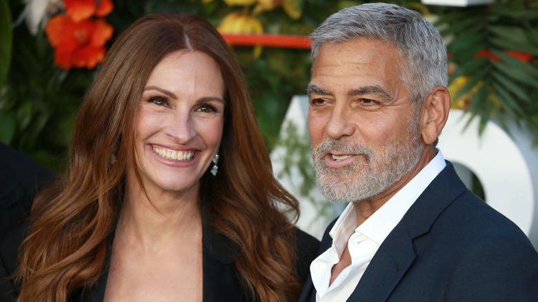 Julia Roberts et George Clooney souriants