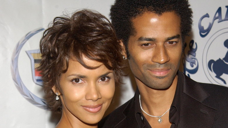 Halle Berry et son ex-mari Eric Benet, posant