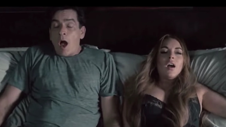 Lindsay Lohan et Charlie Sheen au lit