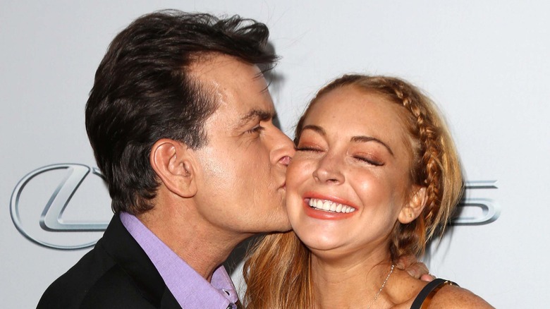 Charlie Sheen embrasse Lindsay Lohan