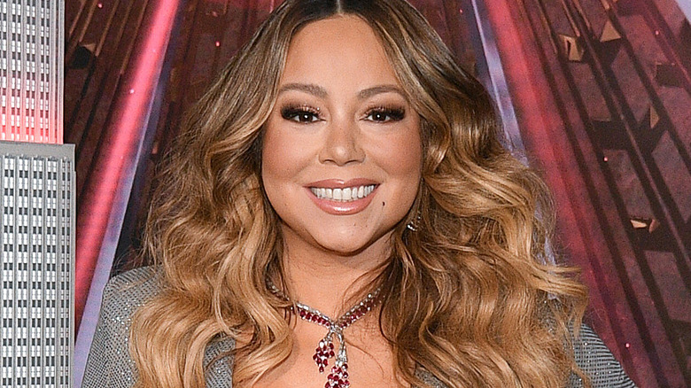 Mariah Carey souriante 