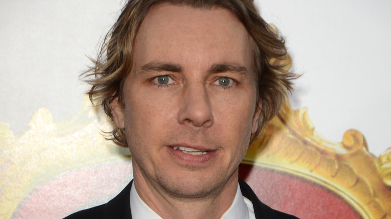 Dax Shepard souriant pour une photo