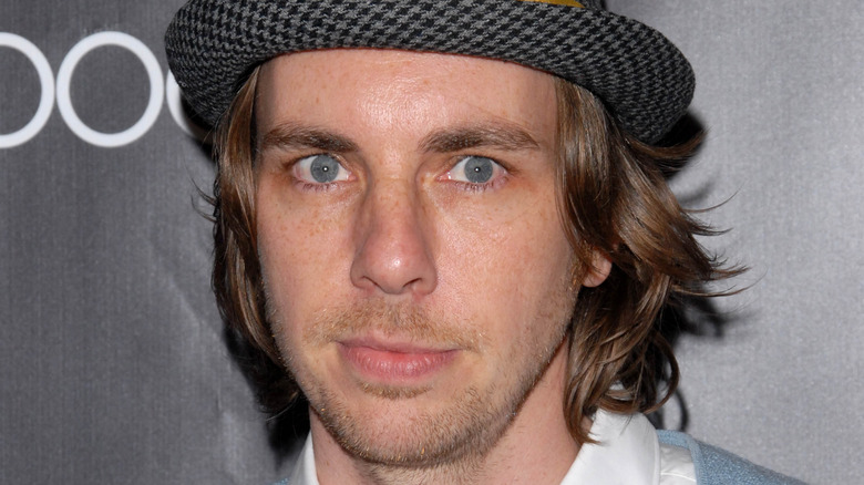 Dax Shepard posant