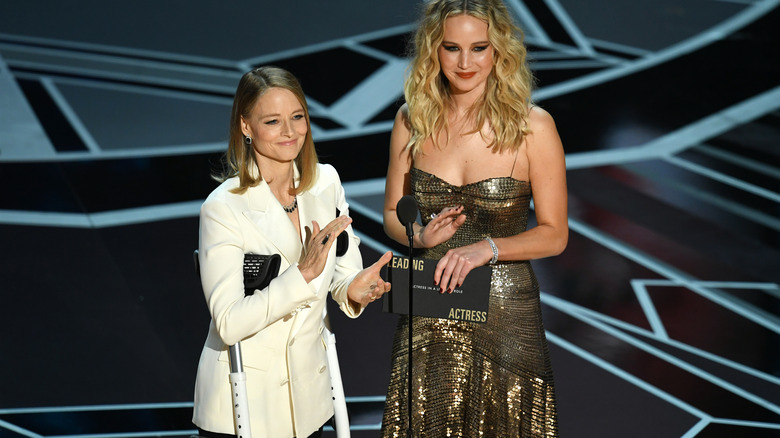 Jodie Foster Jennifer Lawrence présentant 