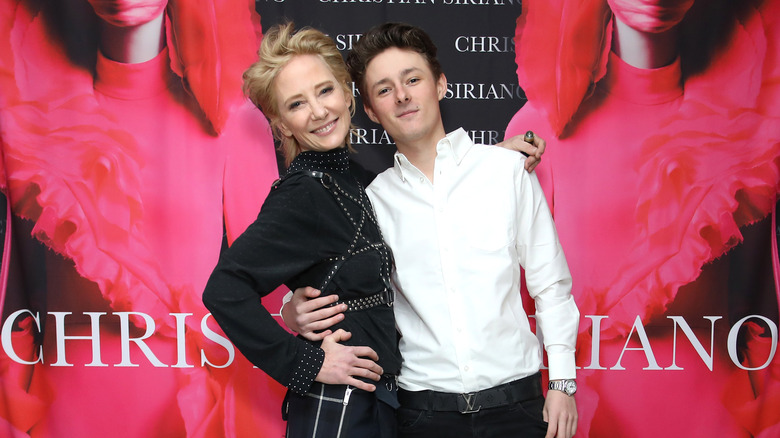 Anne Heche posant avec son fils Homer