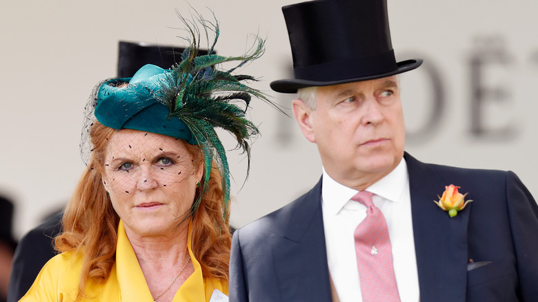 Sarah Ferguson et le prince Andrew ont l'air sérieux