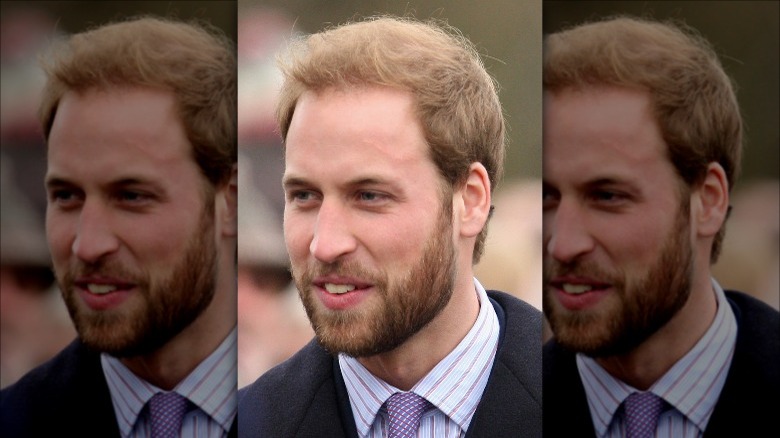 Prince William souriant avec une barbe