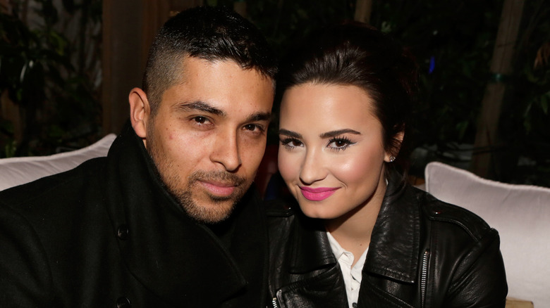 Wilmer Valderrama et Demi Lovato posent