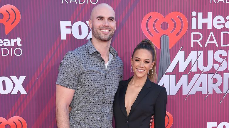 Jana Kramer et Mike Caussin posent 