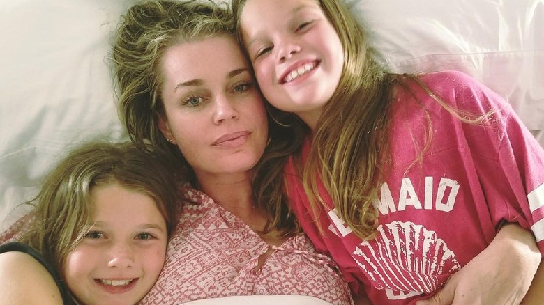 Rebecca Romijn avec ses filles