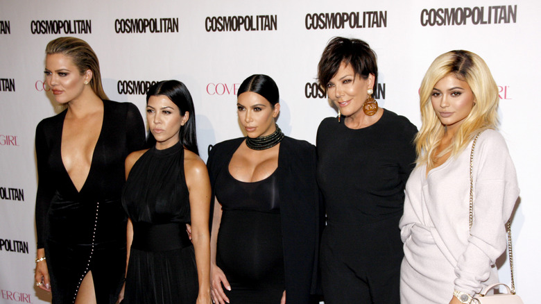 Kris Jenner pose avec ses enfants 