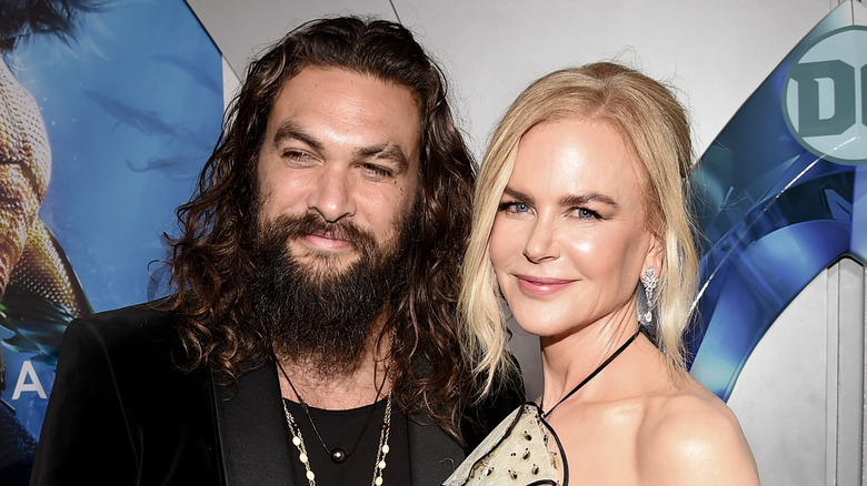 Jason Momoa et Nicole Kidman souriants