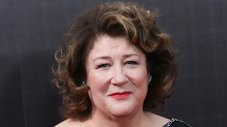 Margo Martindale souriante