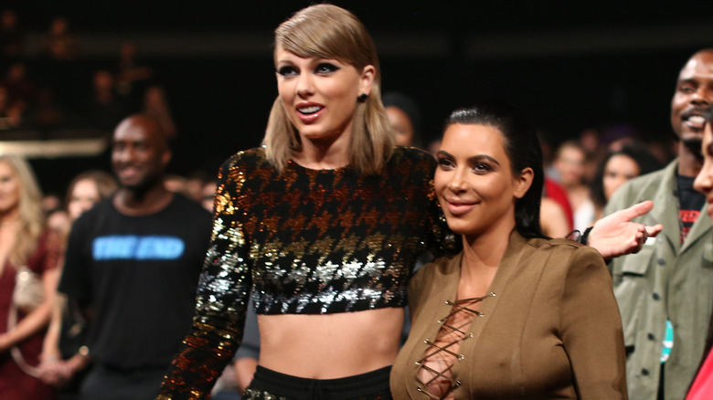 Taylor Swift et Kim Kardashian aux VMA 2015