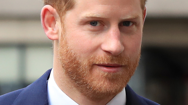 Le prince Harry ne sourit pas 