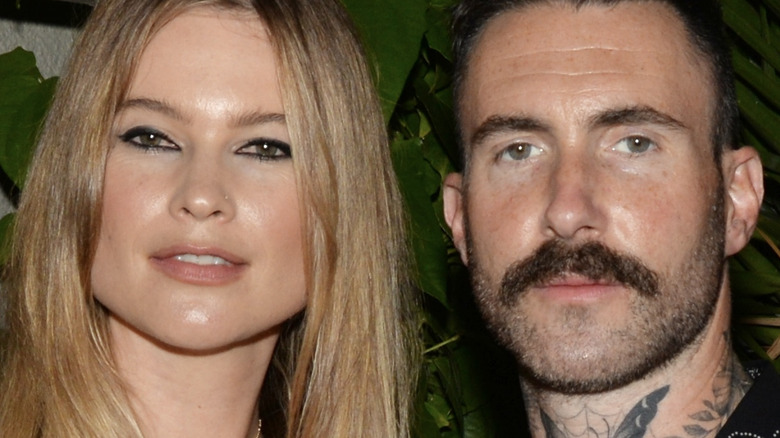 À l’intérieur de la relation d’Adam Levine avec Behati Prinsloo