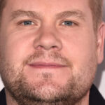 La réputation de James Corden de mauvais comportement au restaurant prend un autre grand succès