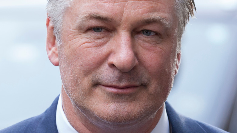 Alec Baldwin sérieux 