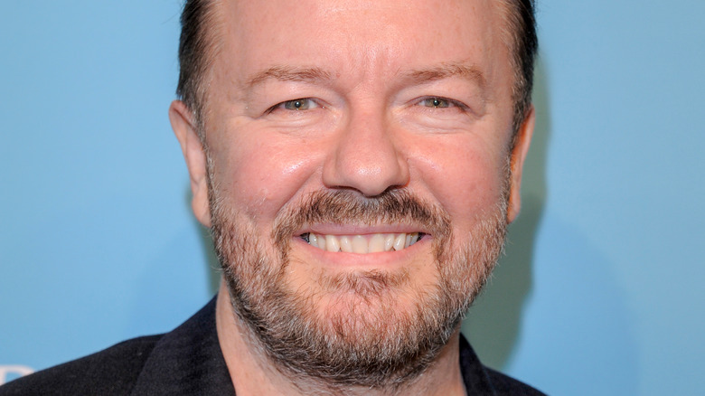 Ricky Gervais brise le silence sur les spéculations sur l’hébergement des Golden Globes