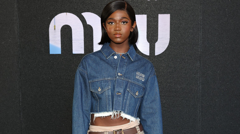 Zaya Wade assiste au défilé Miu Miu Womenswear P/E 2023