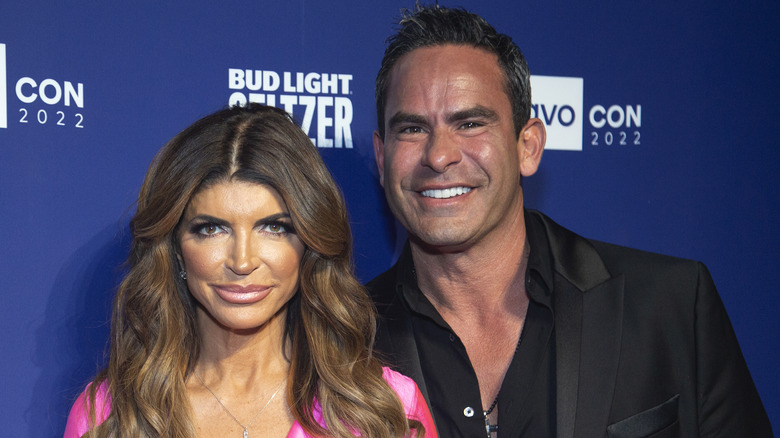 Teresa Giudice et Luis Ruelas posant ensemble