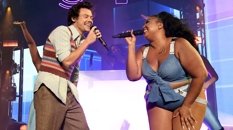 Harry Styles chante "Juice" avec Lizzo