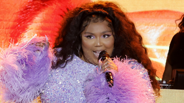 Lizzo chante