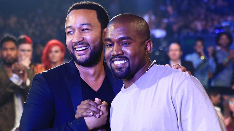 John Legend et Kanye "Ye" West souriants