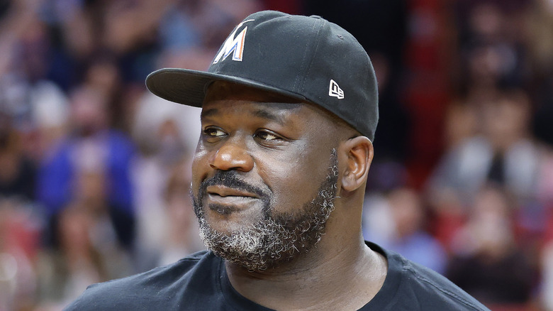 Shaq lors d'un match de basket en 2022