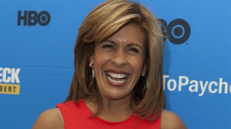 Hoda Kotb souriant